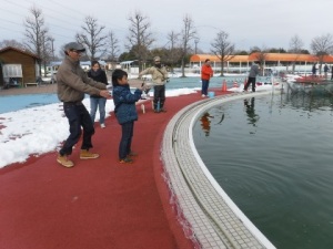 プールフィッシングのご紹介 公益財団法人 埼玉県公園緑地協会 公益財団法人埼玉県公園緑地協会
