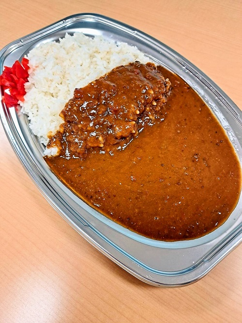 メガ盛りカレー1400円 メガ盛りカレー1400円