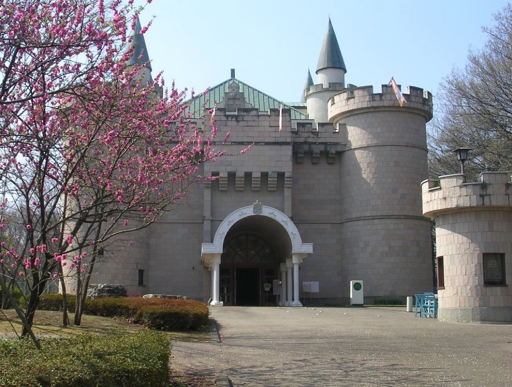 埼玉県こども動物自然公園 ヨーロッパの城をイメージしたこどもの城